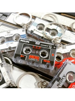 Llavero de microcassette...