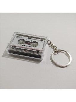 Llavero de microcassette...